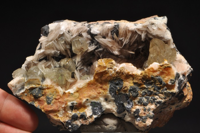 D807  CERUSSITE CRYSTALS ON BARITE   CLASSIC LOCALITY   CABINET SIZE 